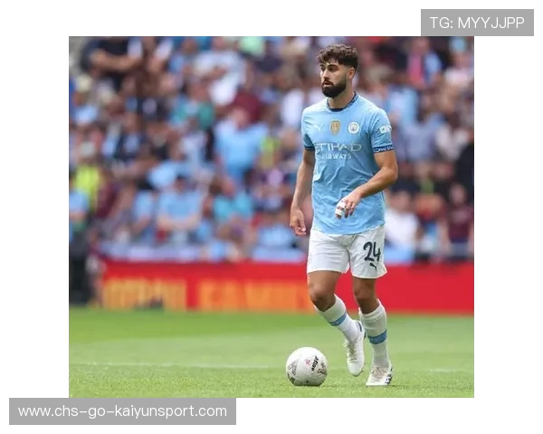 格瓦迪奥尔在左路传出高质量弧线球：技艺与战术的完美结合